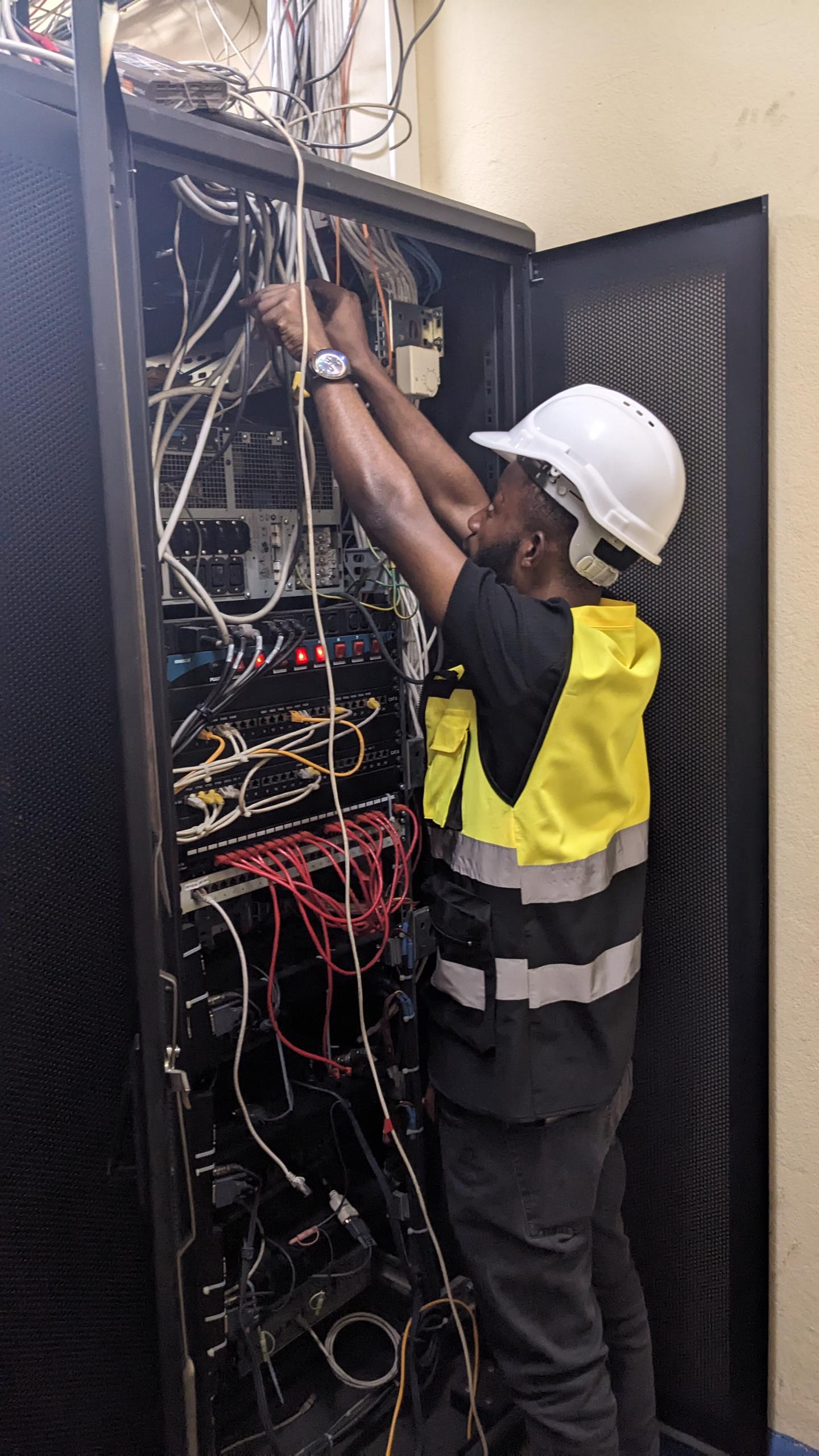 Experts en installation de serveurs avec performance, sécurité et fiabilité garanties